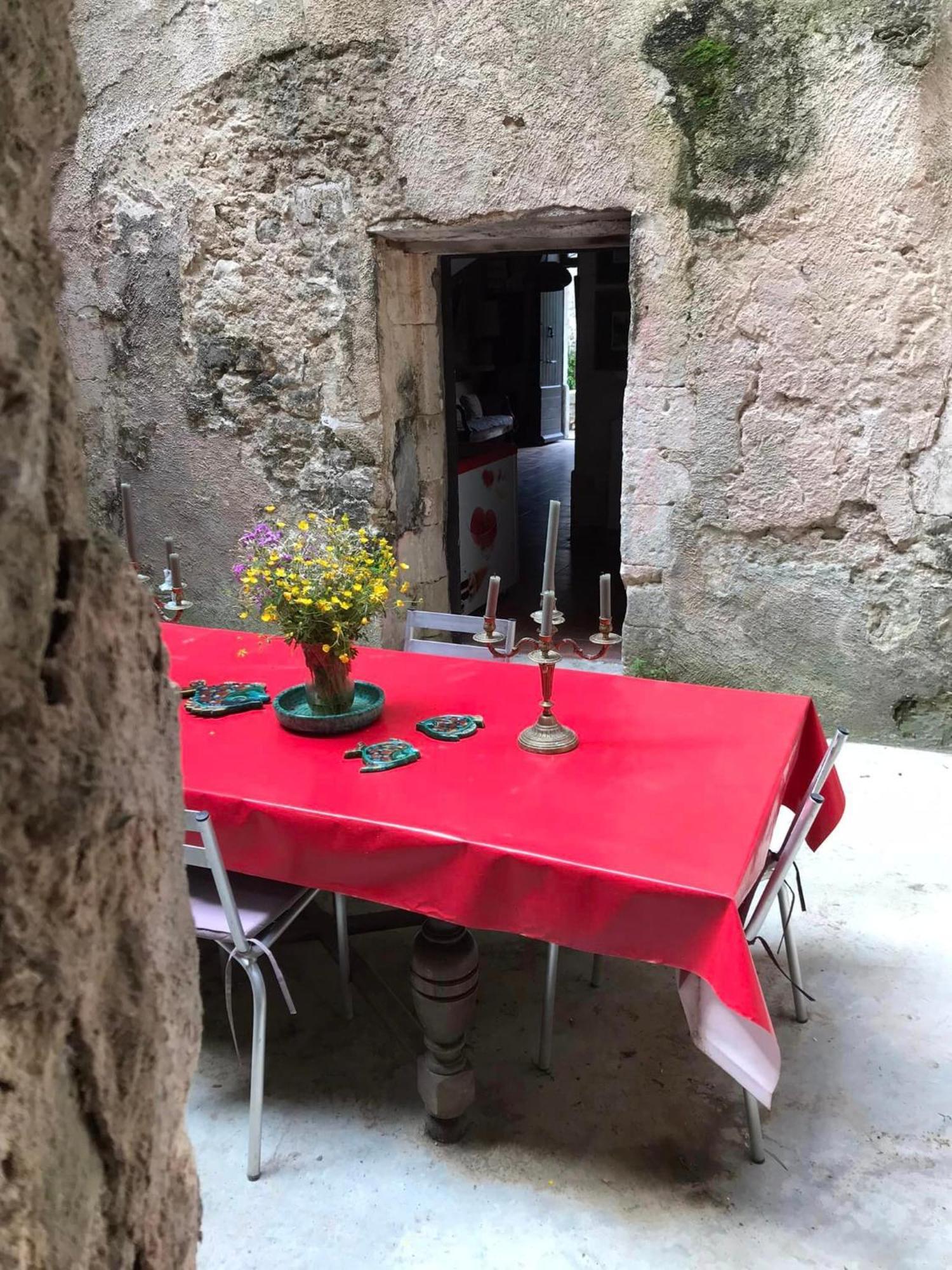 Ménerbes La Maison Joly מראה חיצוני תמונה